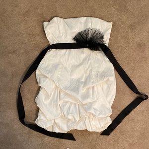 Cute white dress with flower bow detail